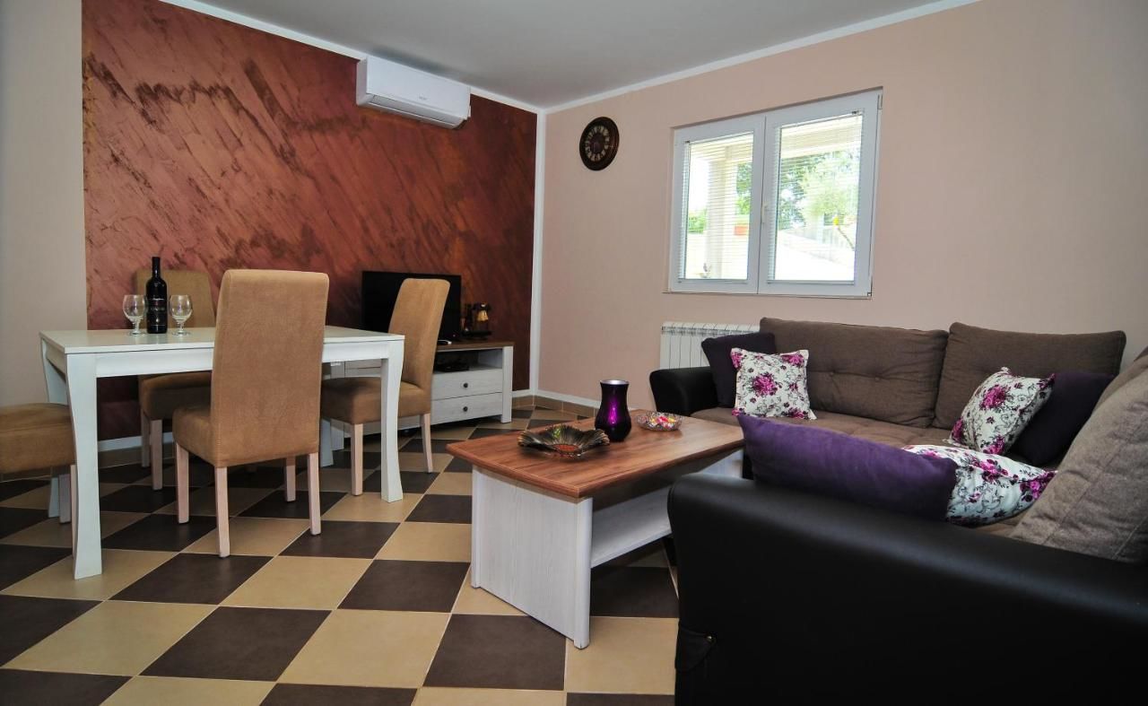 Апартаменты Apartment Elena Тиват